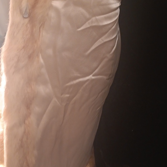 Luxurious Cream Rabbit  Fur Coat Size Medium - Picture 6 of 13